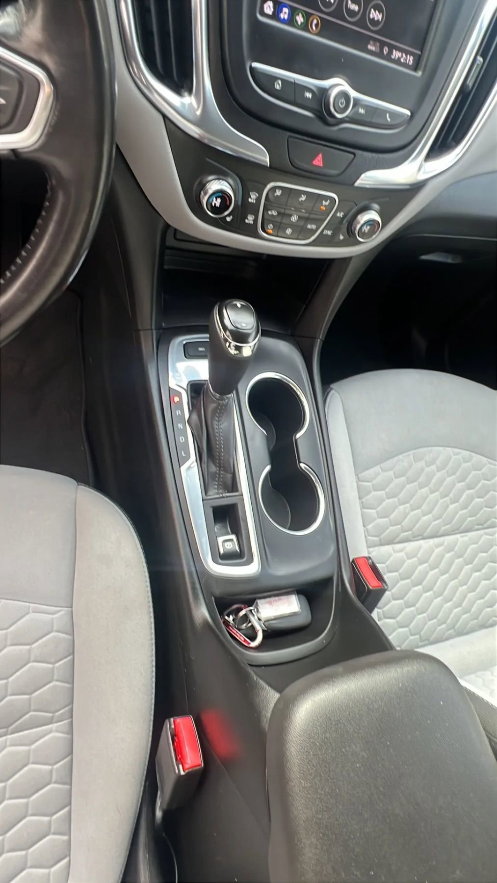 Used 2020 Chevrolet Equinox LT w/ Driver Convenience Package image 23