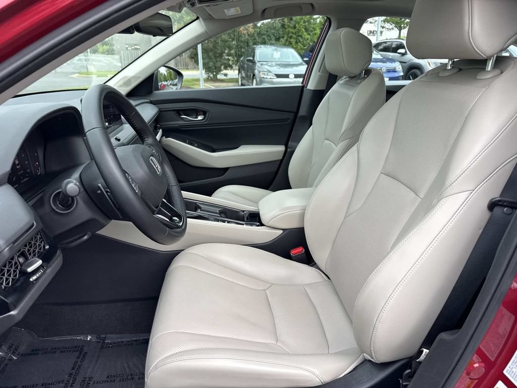 Used 2023 Honda Accord EX-L image 10