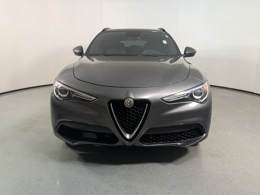 Used 2018 Alfa Romeo Stelvio Ti Sport AWD/4WD image 2