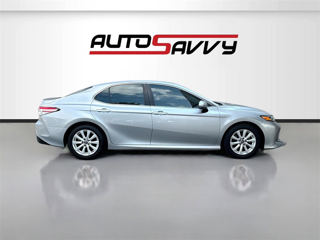 Used 2020 Toyota Camry LE image 8