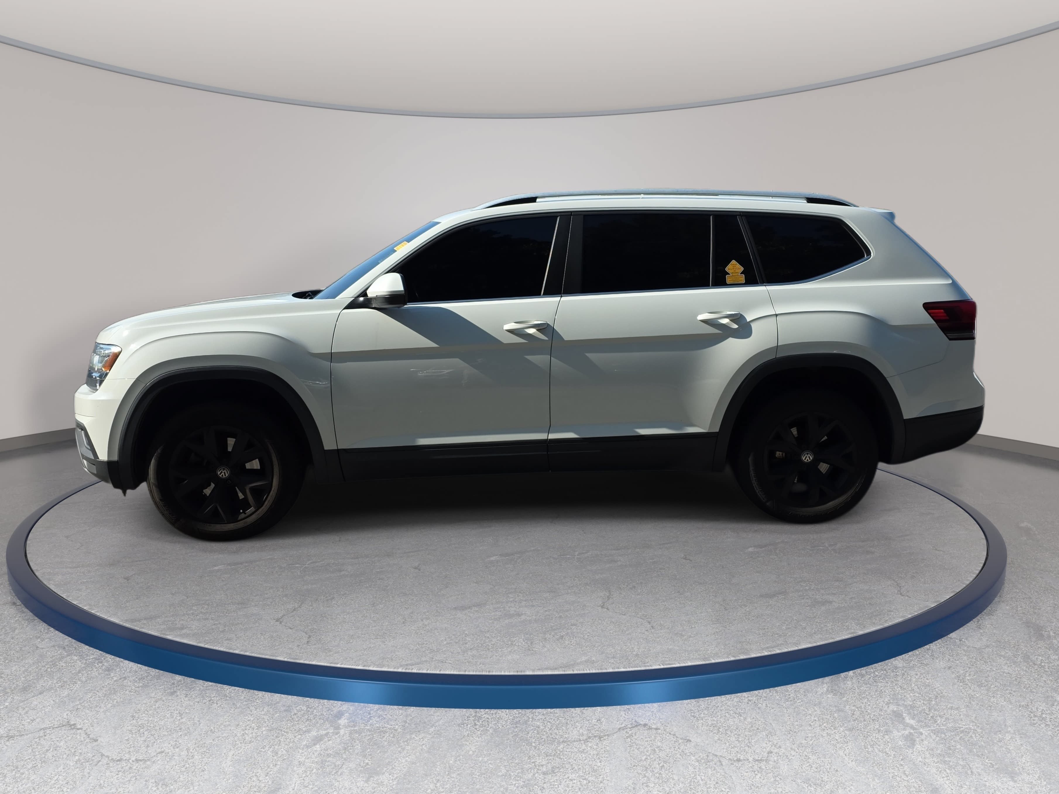 Used 2018 Volkswagen Atlas SE FWD image 3