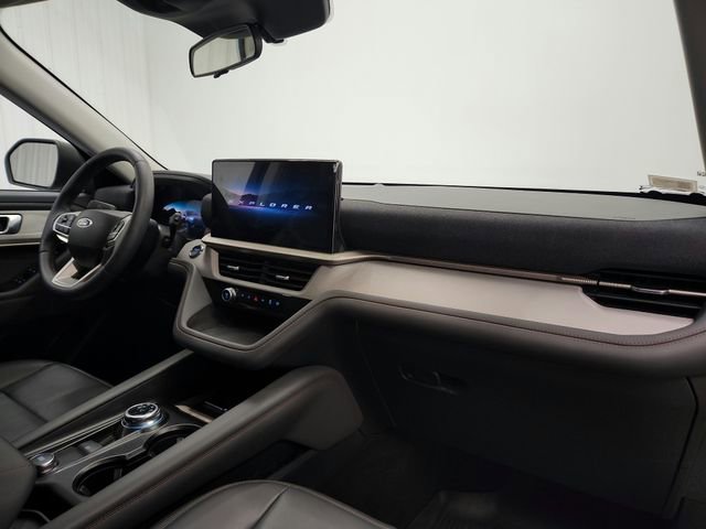 Used 2025 Ford Explorer Active w/ Active Comfort Package image 31