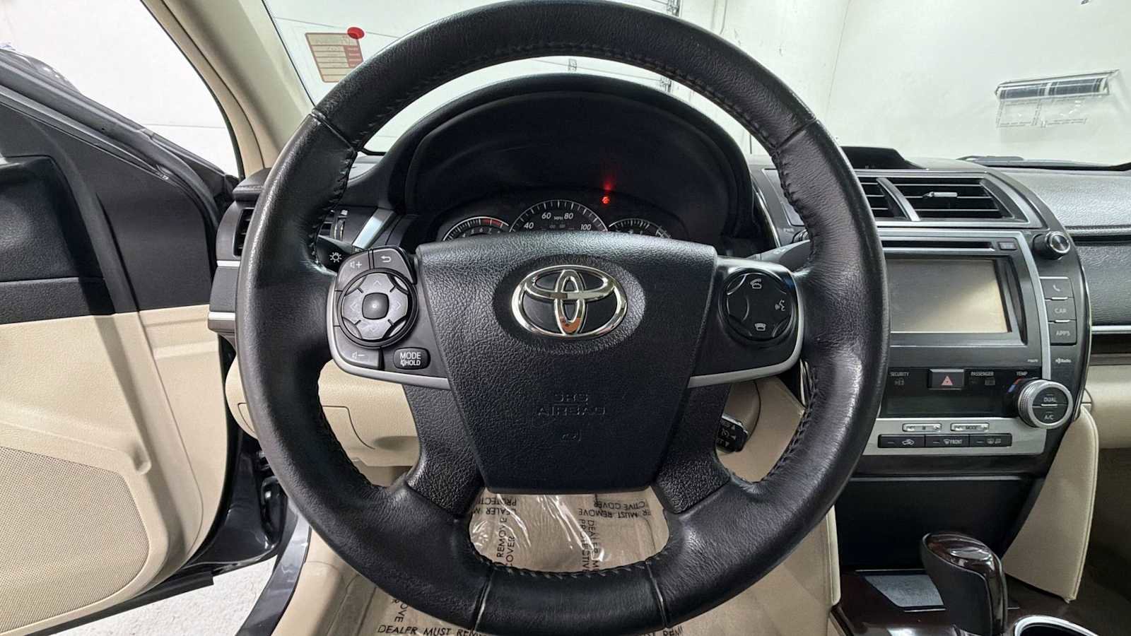 Used 2013 Toyota Camry XLE w/ Convenience Pkg image 16