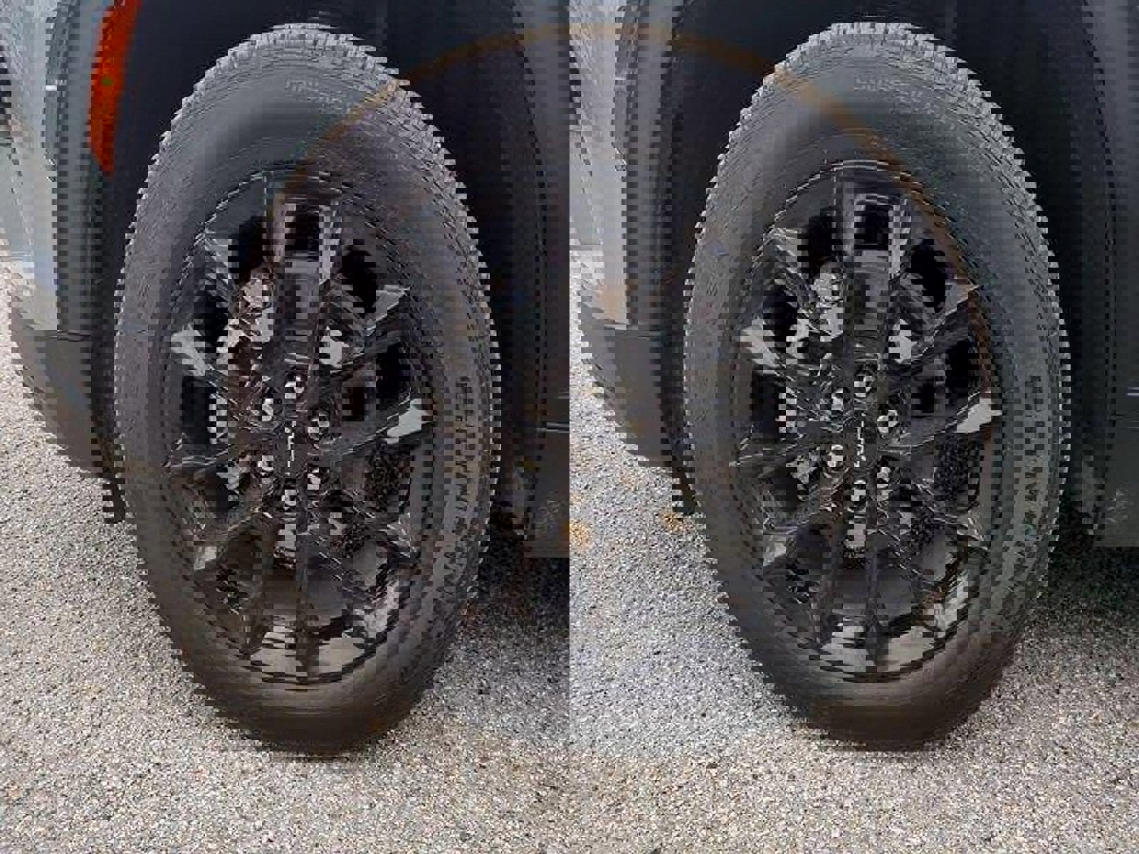 Used 2025 Chevrolet Traverse LT w/ Midnight/Sport Edition FWD image 31