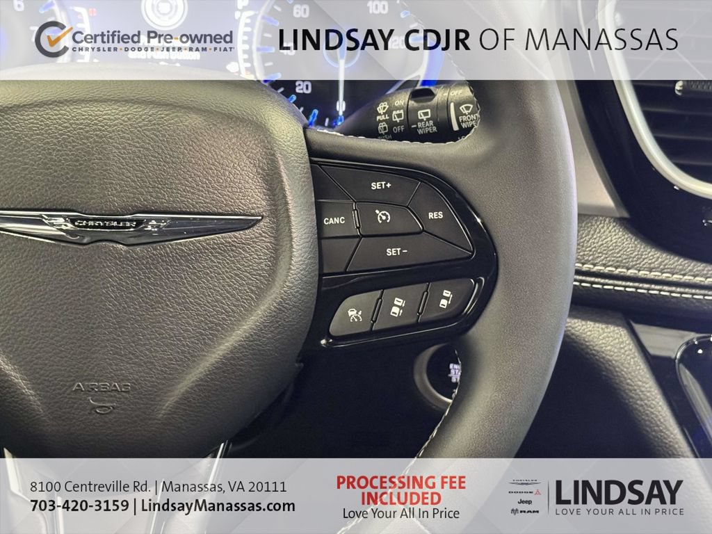 Certified 2025 Chrysler Pacifica Limited FWD image 30