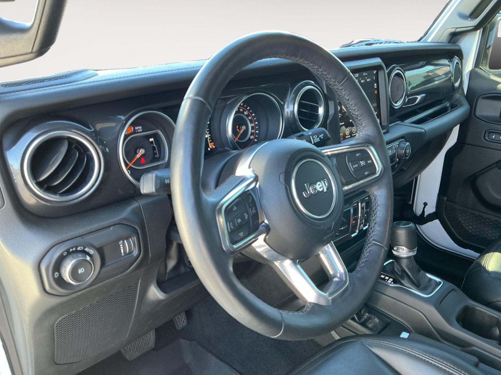 Used 2023 Jeep Wrangler Unlimited Sahara AWD/4WD image 10