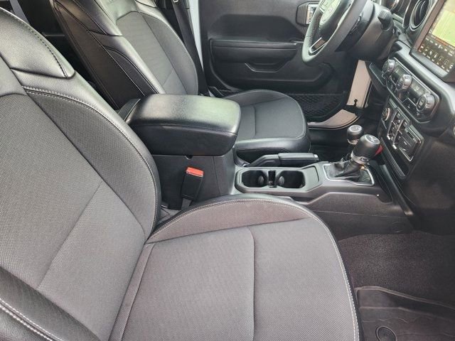 Used 2023 Jeep Wrangler Unlimited Sport image 19