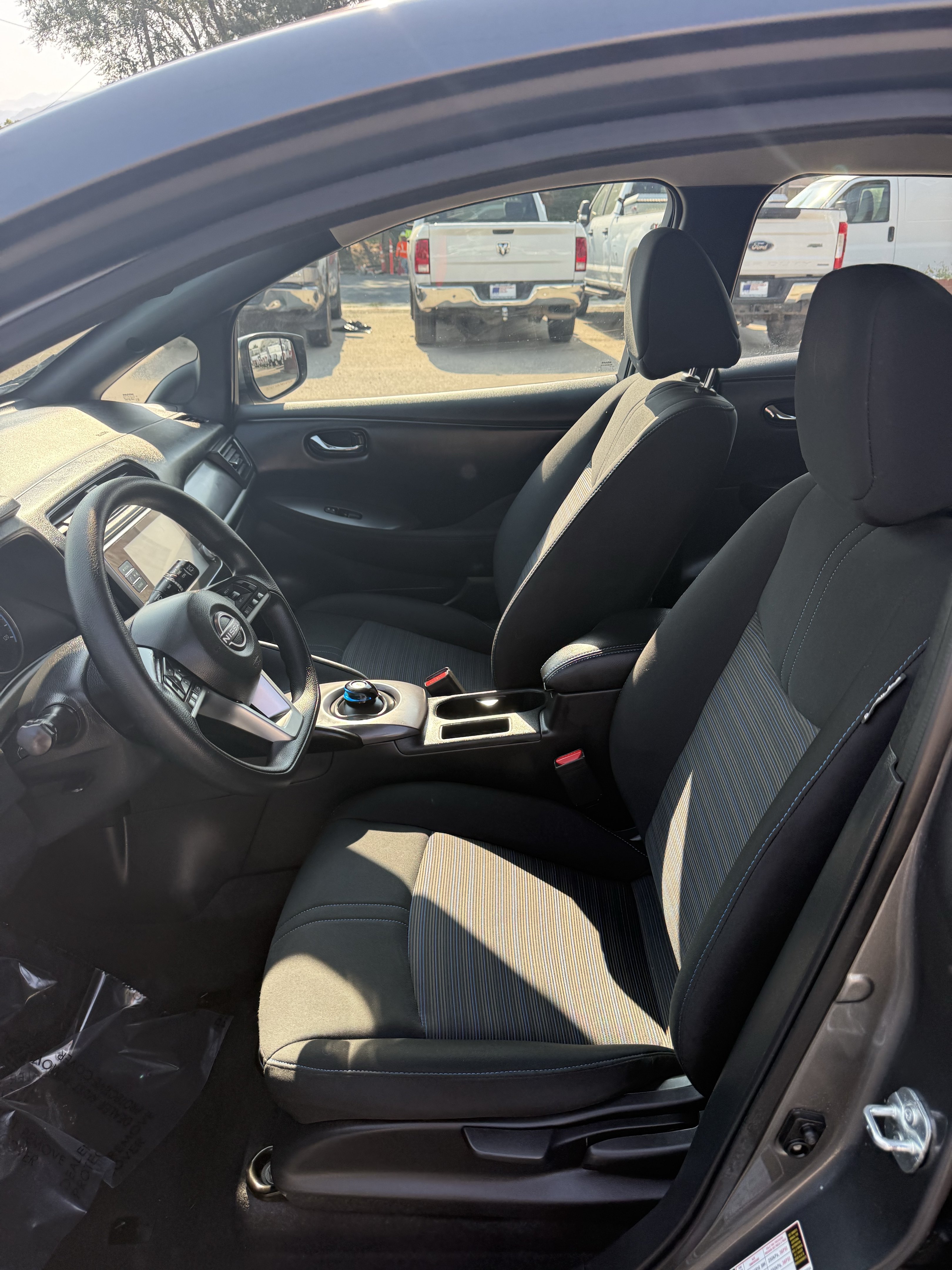 Used 2025 Nissan Leaf S FWD image 12