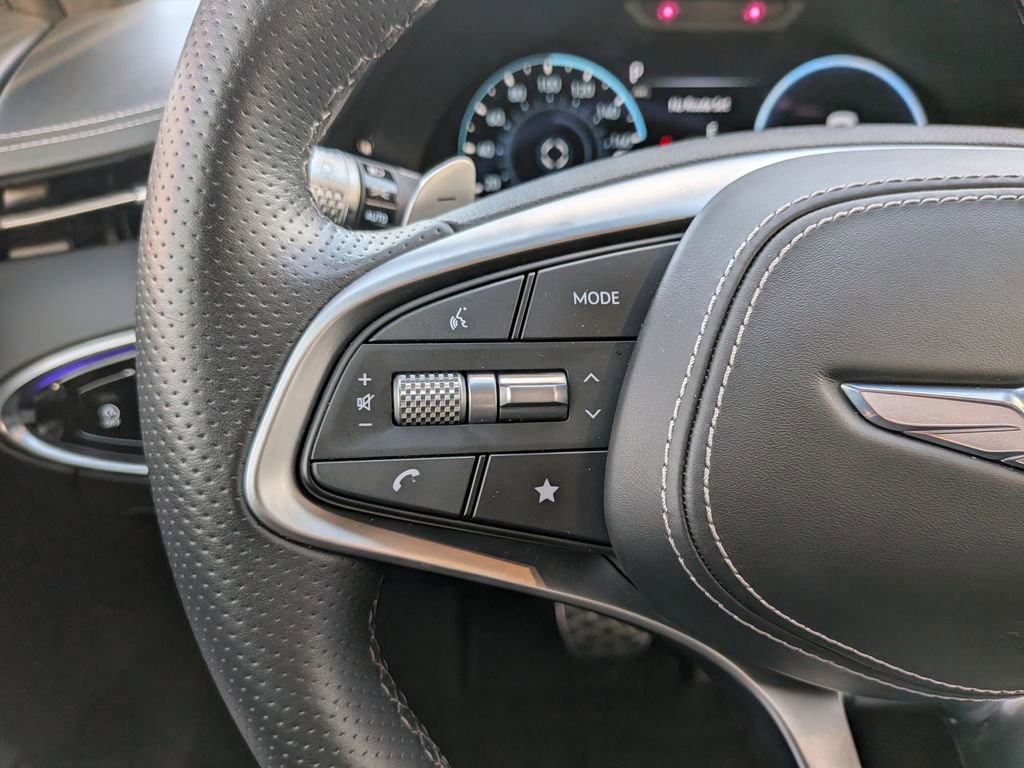 Used 2025 Genesis GV70 3.5T Sport w/ Sport Prestige Package image 16