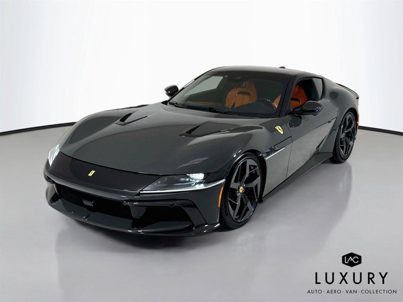 Used 2025 Ferrari 12Cilindri RWD image 3