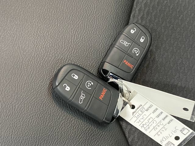 New 2025 Jeep Compass Latitude w/ Sun & Sound Group image 30