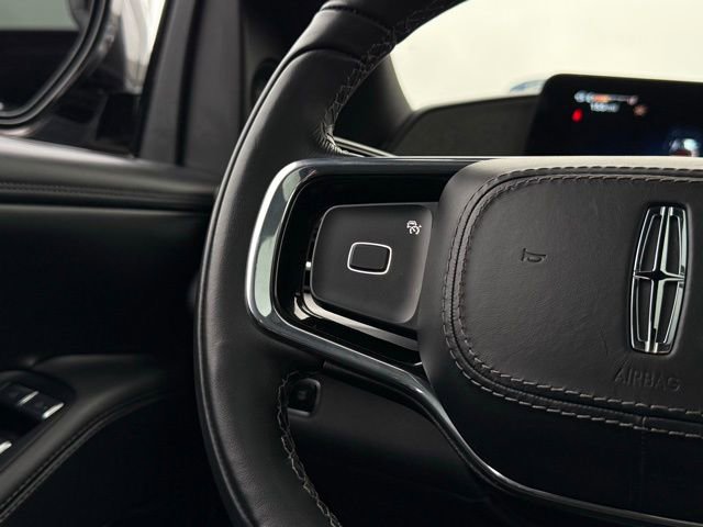 Used 2025 Lincoln Navigator Reserve w/ Jet Appearance Package image 11