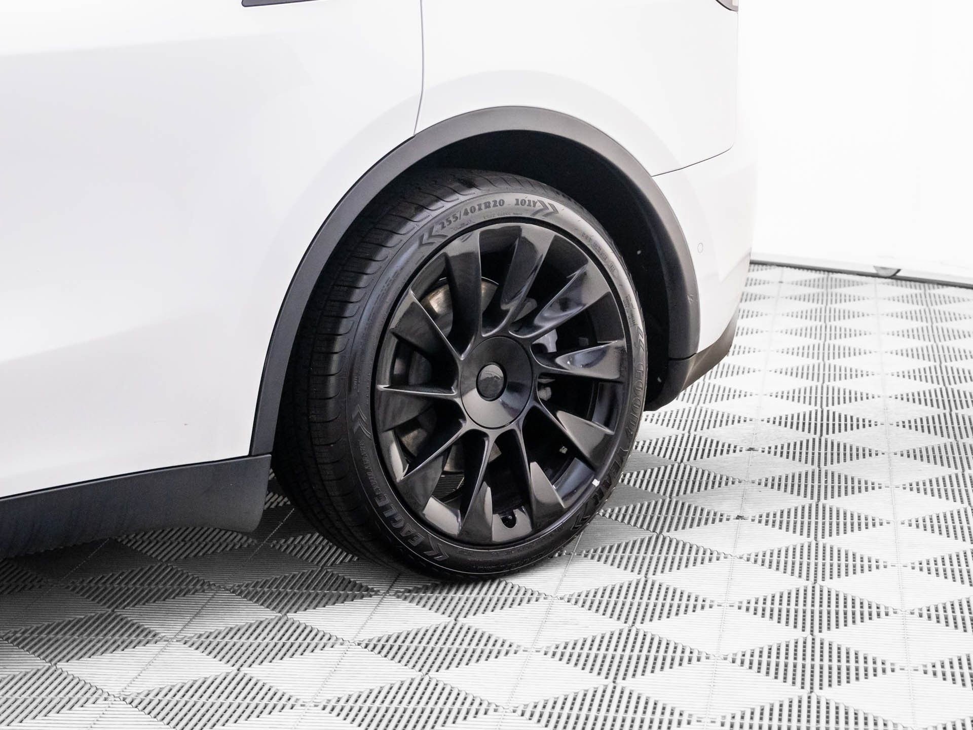 Used 2021 Tesla Model Y Long Range image 33