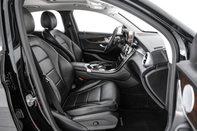 Used 2017 Mercedes-Benz GLC 300 4MATIC Coupe image 31