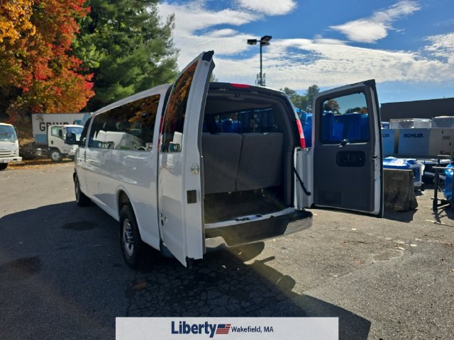 Used 2025 Chevrolet Express 2500 w/ Driver Convenience Package RWD image 3