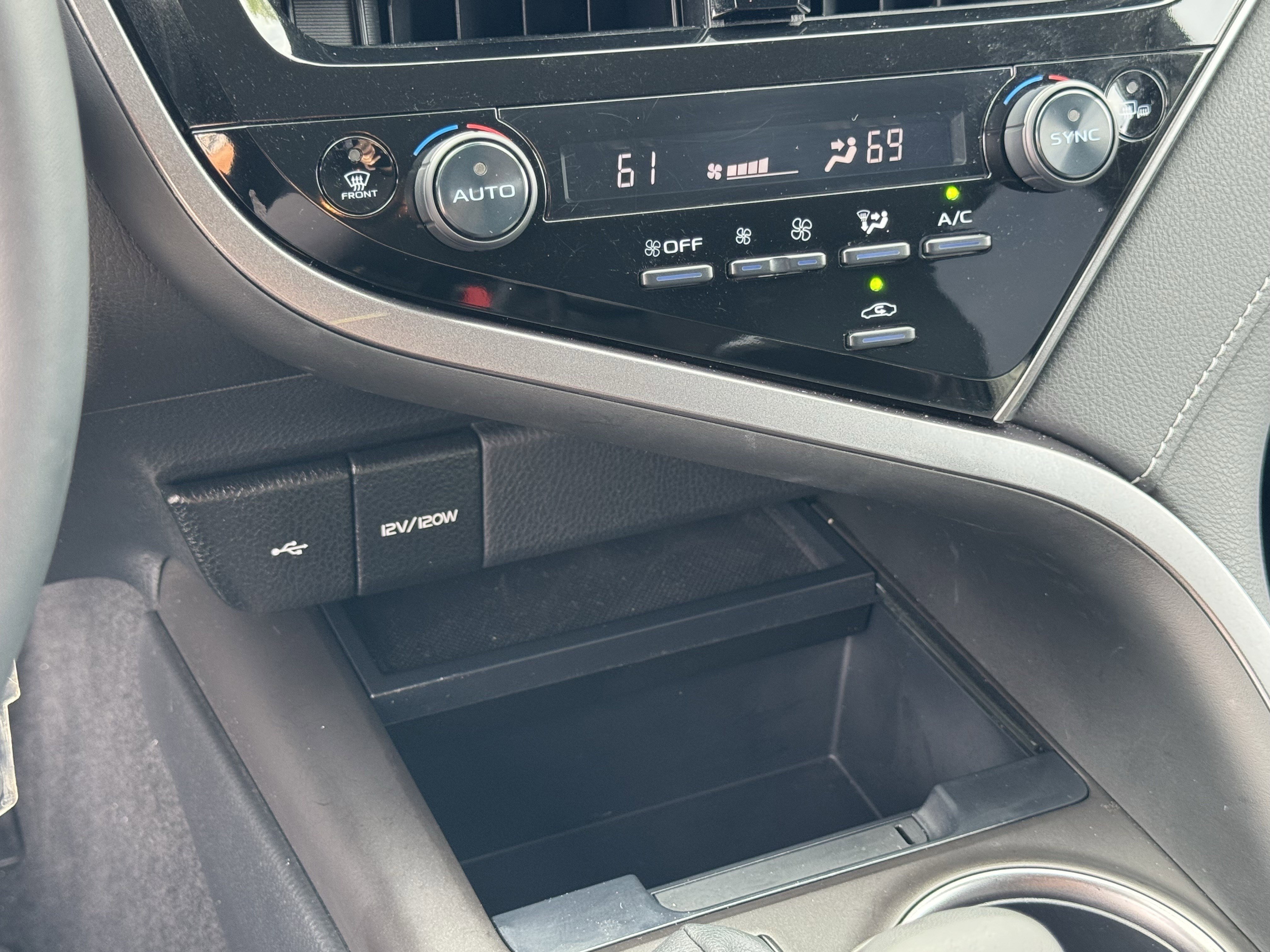 Used 2023 Toyota Camry SE FWD image 27