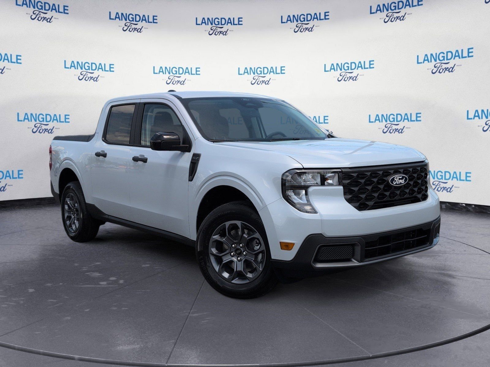 New 2026 Ford Maverick XLT w/ XLT Luxury Package FWD image 2