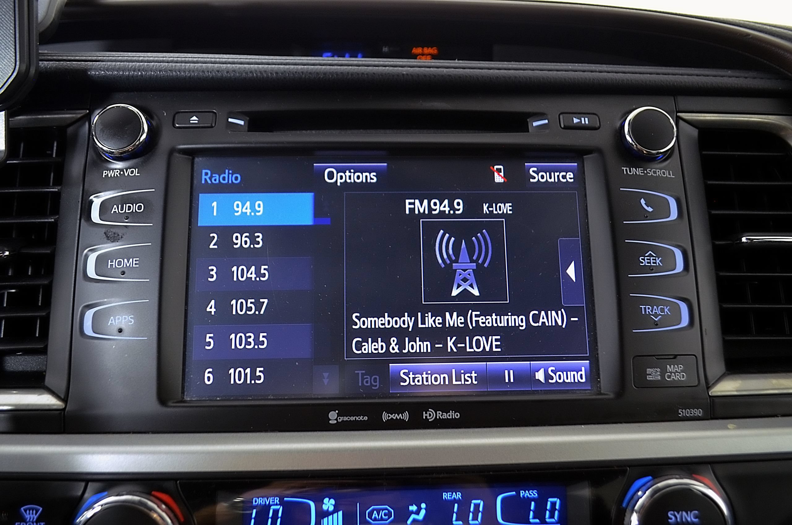 Used 2019 Toyota Highlander XLE AWD/4WD image 30