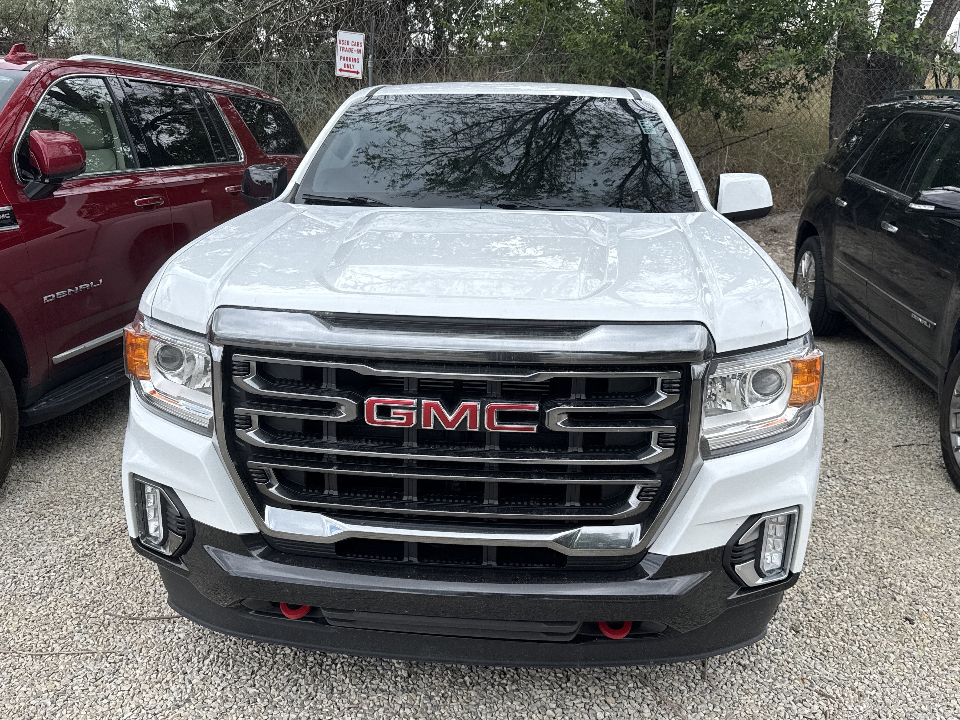 Used 2022 GMC Canyon AT4 w/ Trailering Package AWD/4WD image 4