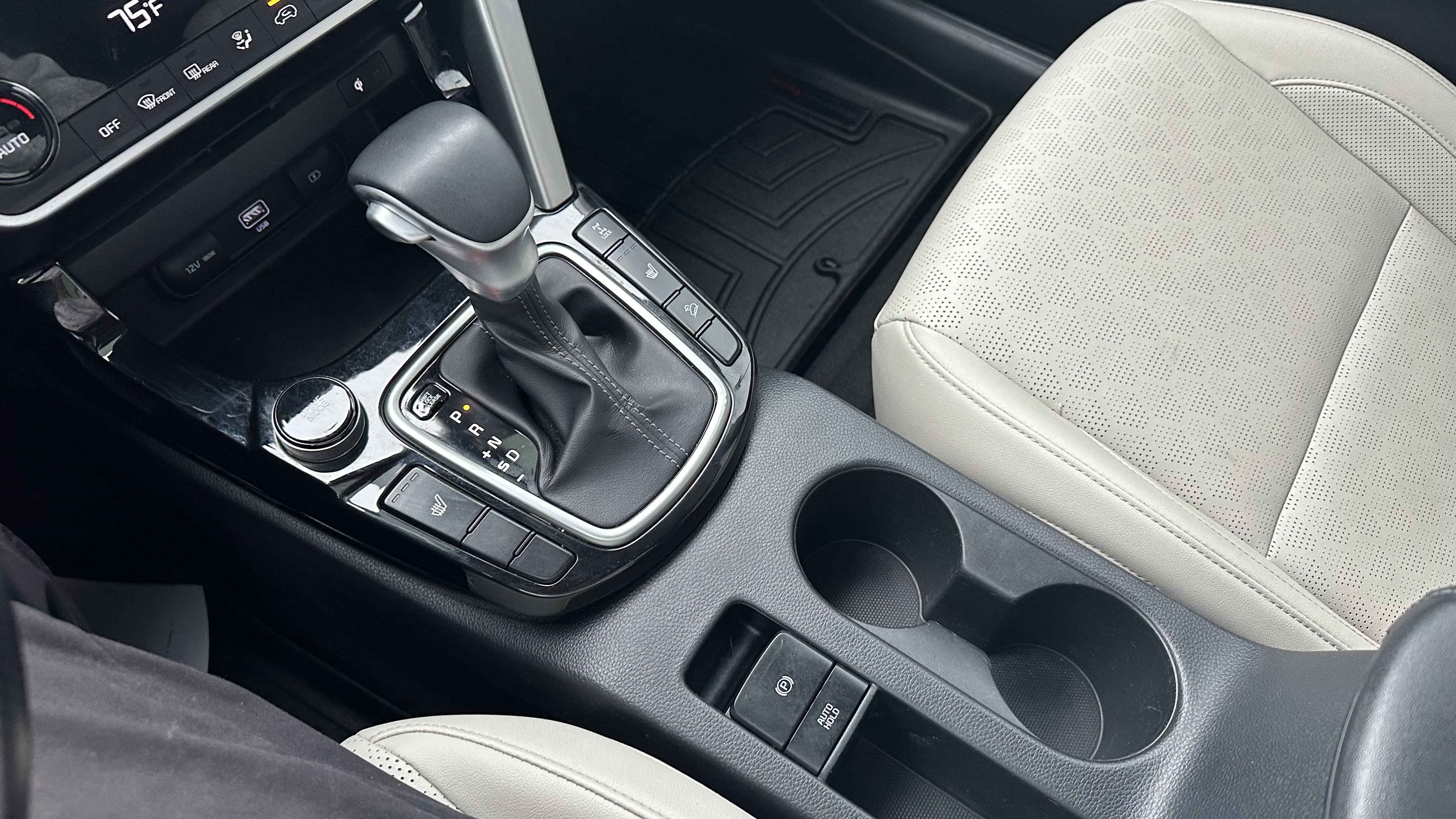 Used 2022 Kia Seltos SX w/ Sunroof Package image 29