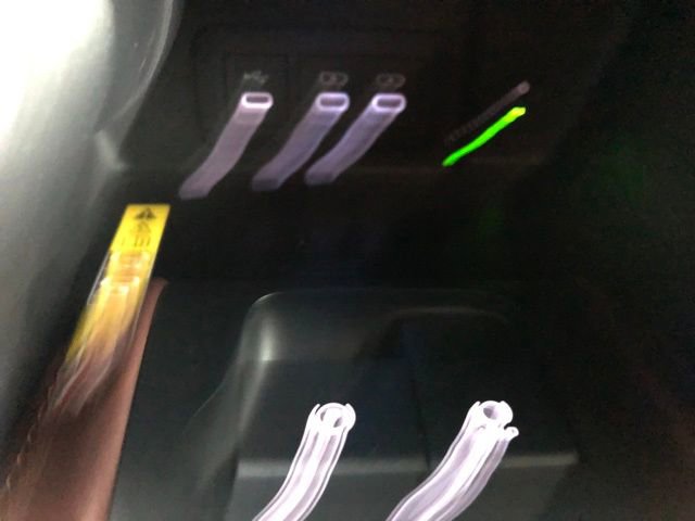 Used 2023 Toyota Venza Limited image 21