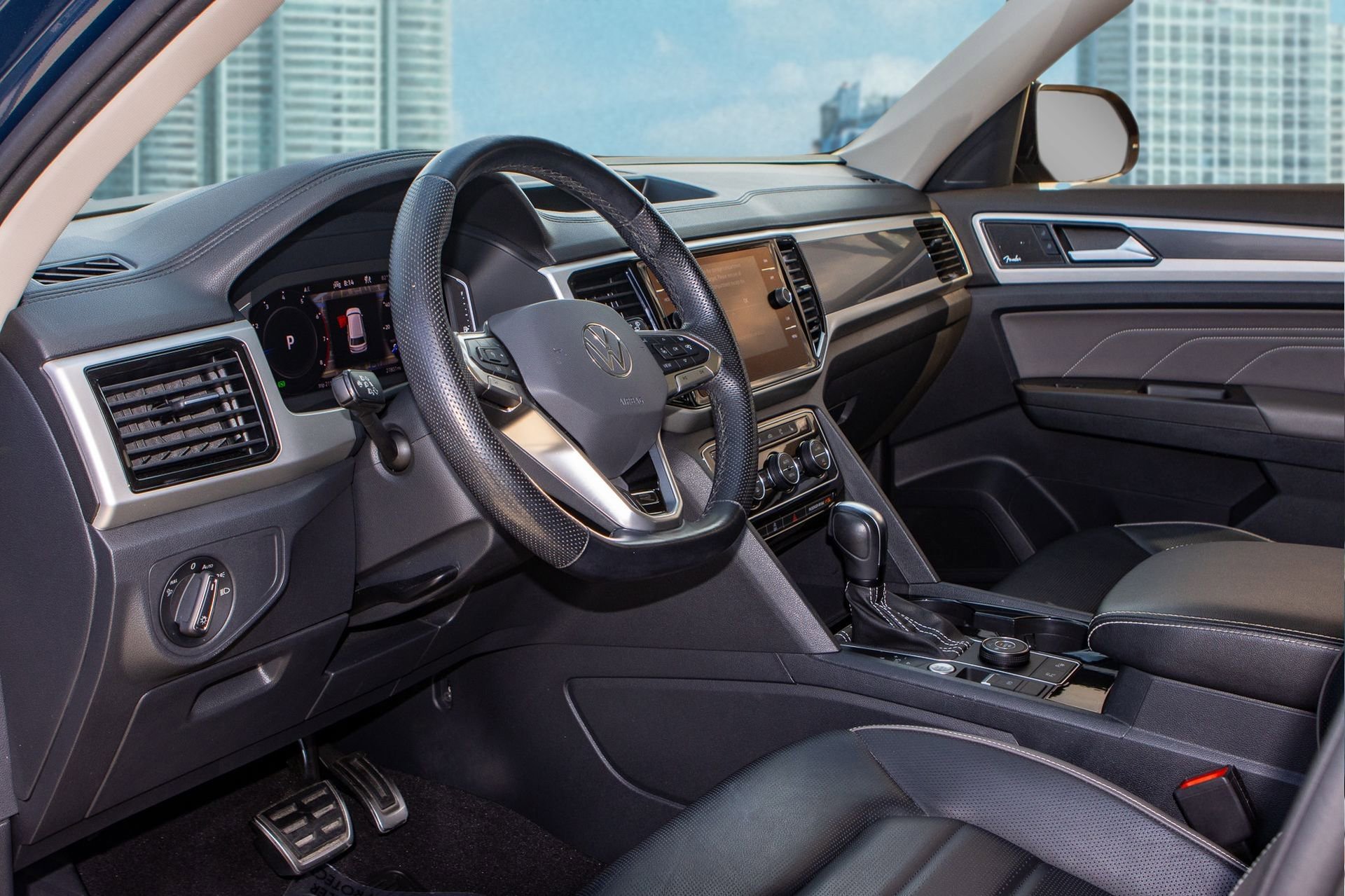 Used 2022 Volkswagen Atlas SEL Premium image 16