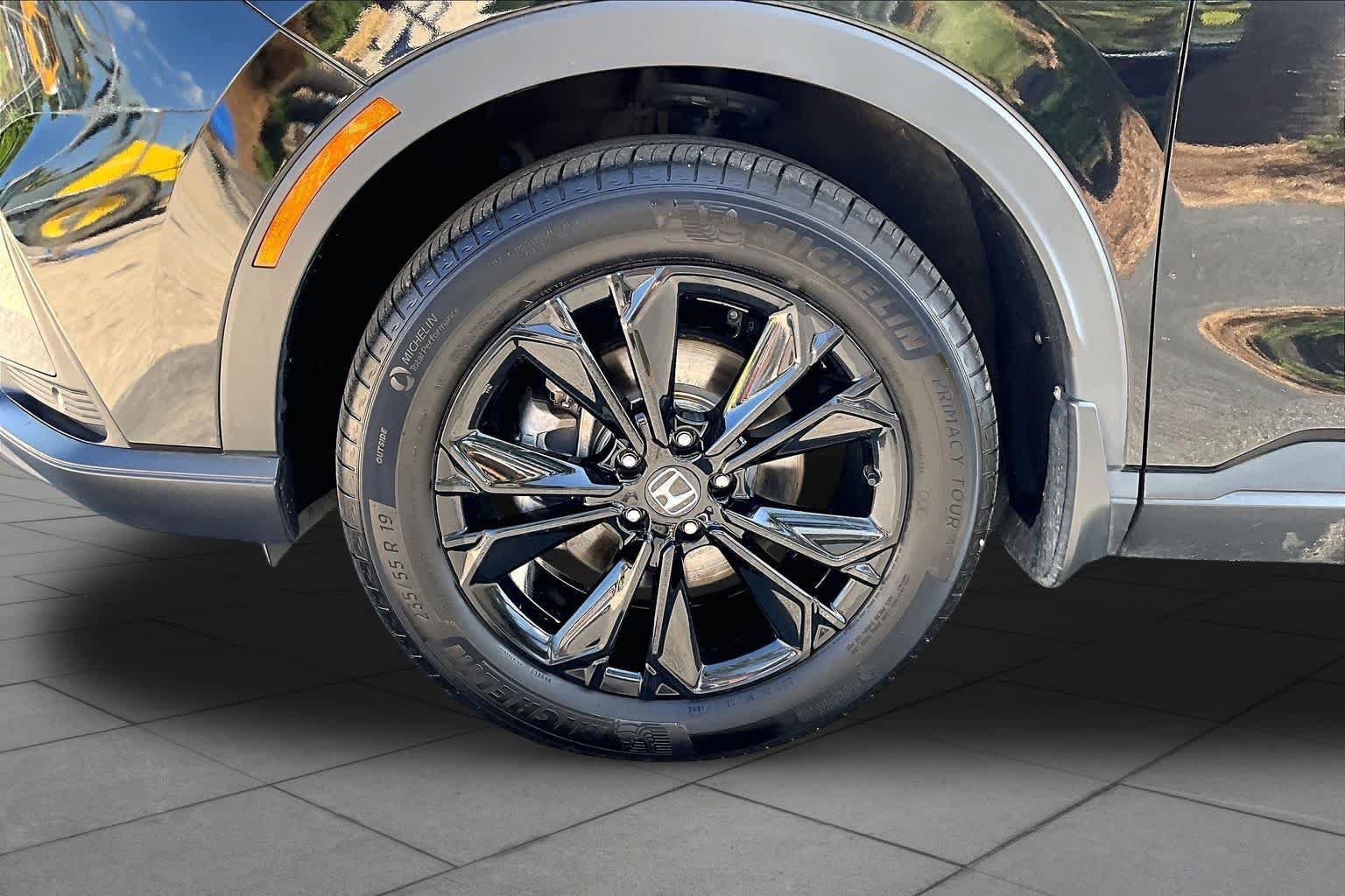 Used 2025 Honda CR-V Sport Touring image 11