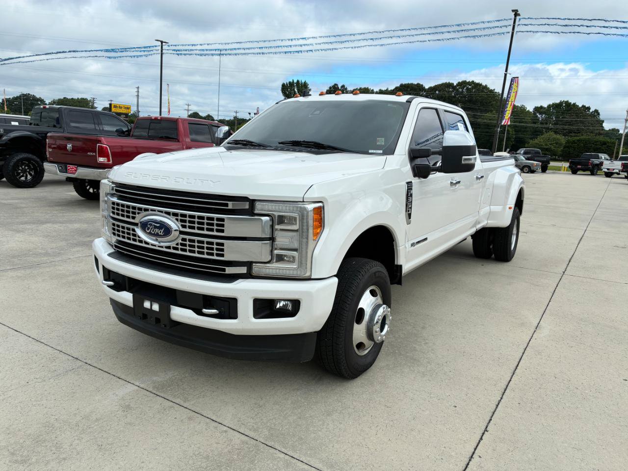 Used 2019 Ford F350 Platinum w/ Platinum Ultimate Package AWD/4WD image 2