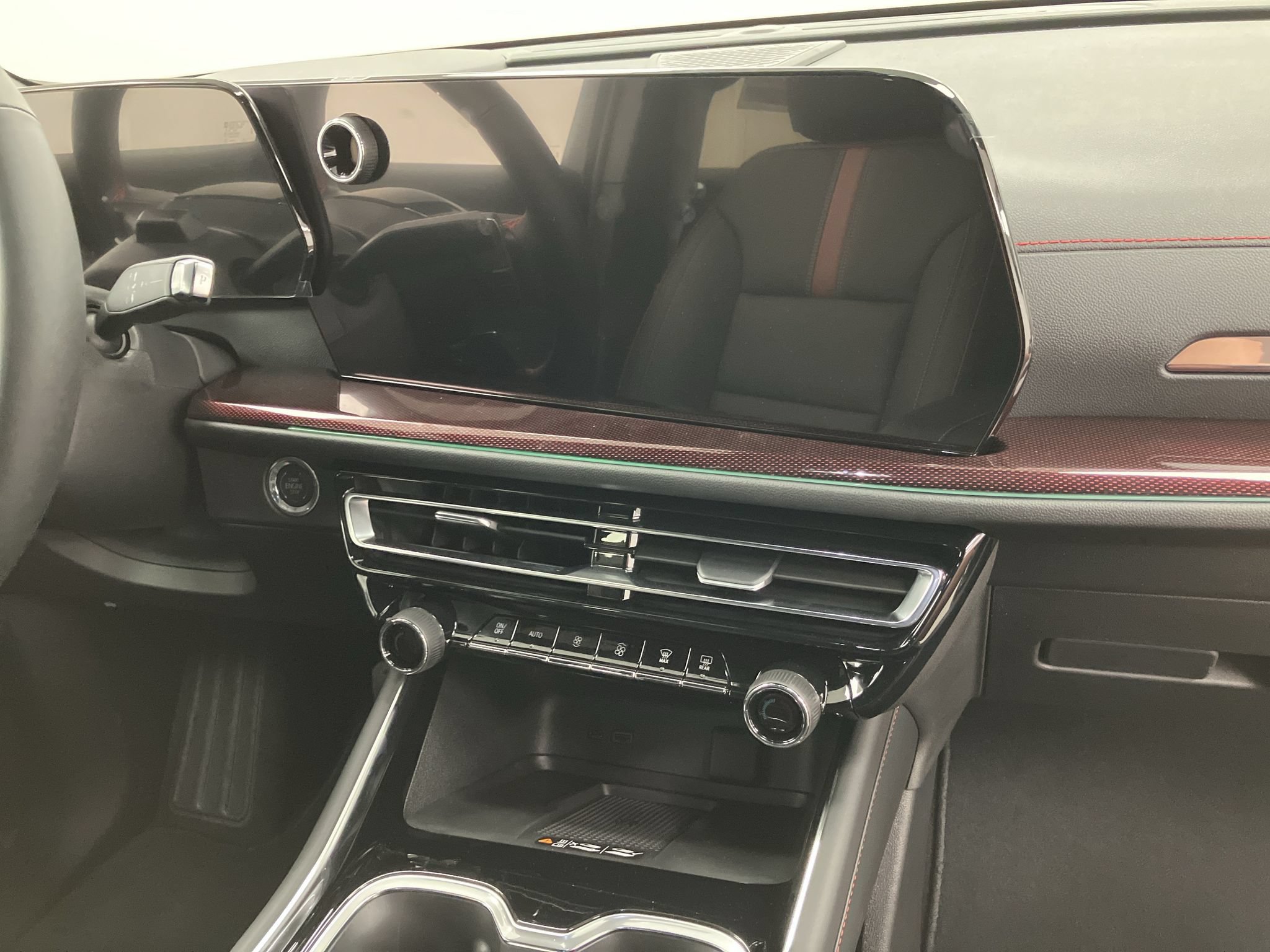 New 2027 Chevrolet Traverse RS AWD/4WD image 13