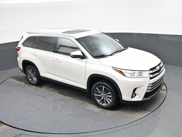 Used 2019 Toyota Highlander XLE image 19