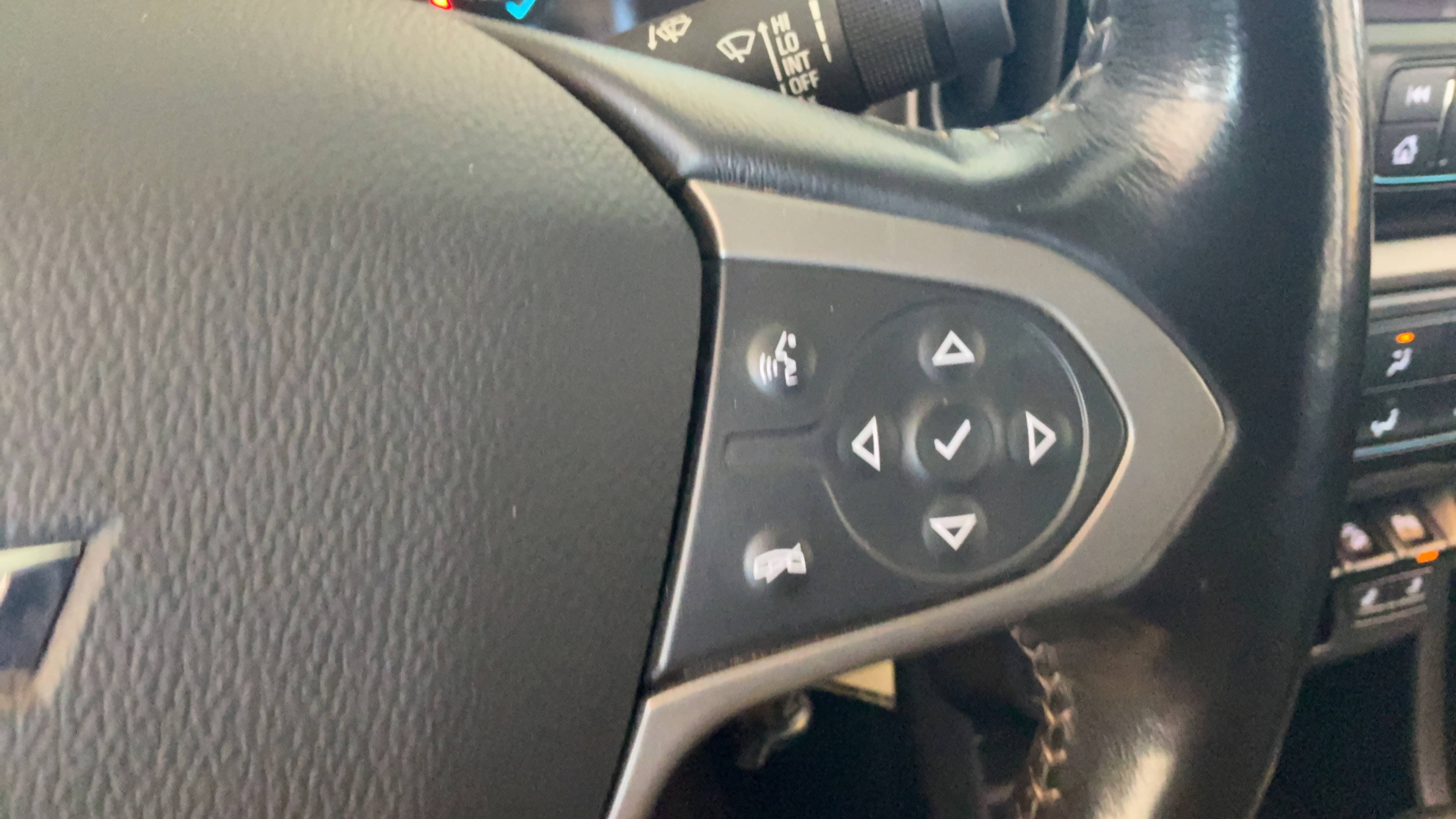 Used 2022 Chevrolet Colorado Z71 AWD/4WD image 16