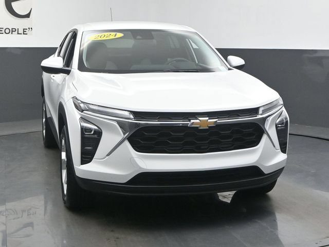 Used 2024 Chevrolet Trax LS w/ LS Convenience Package FWD image 55