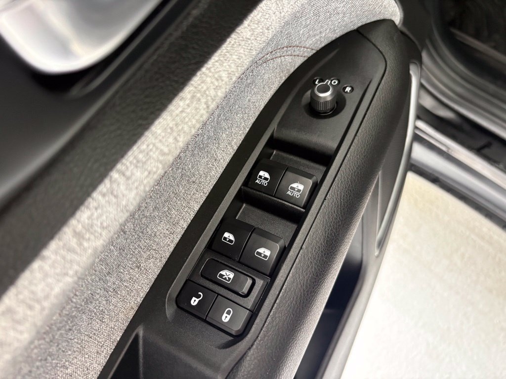Used 2024 Jeep Compass Latitude AWD/4WD image 26