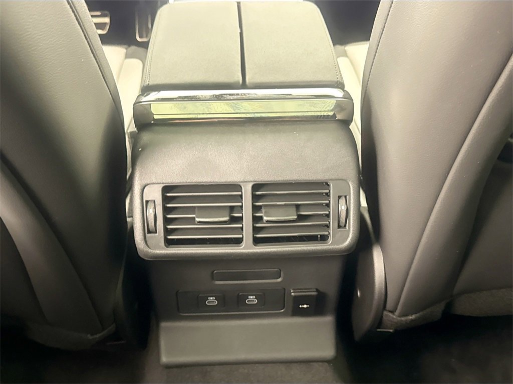 New 2026 Land Rover Range Rover Velar Dynamic SE image 25