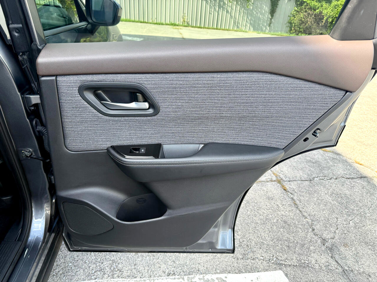 Used 2023 Nissan Rogue SV image 33