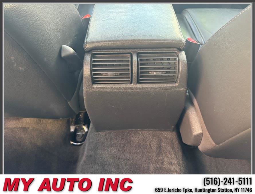 Used 2010 Jeep Commander Sport w/ Sun/Sound Group image 16