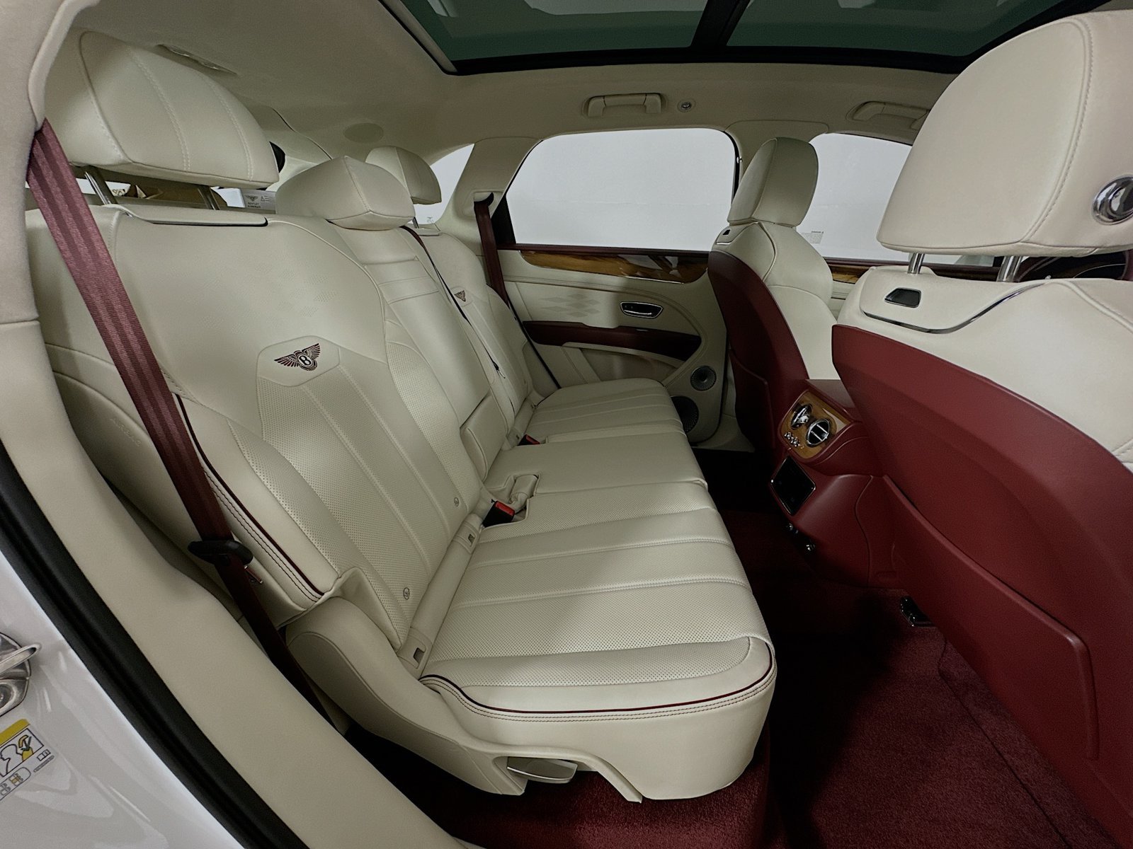 New 2026 Bentley Bentayga AWD/4WD image 46
