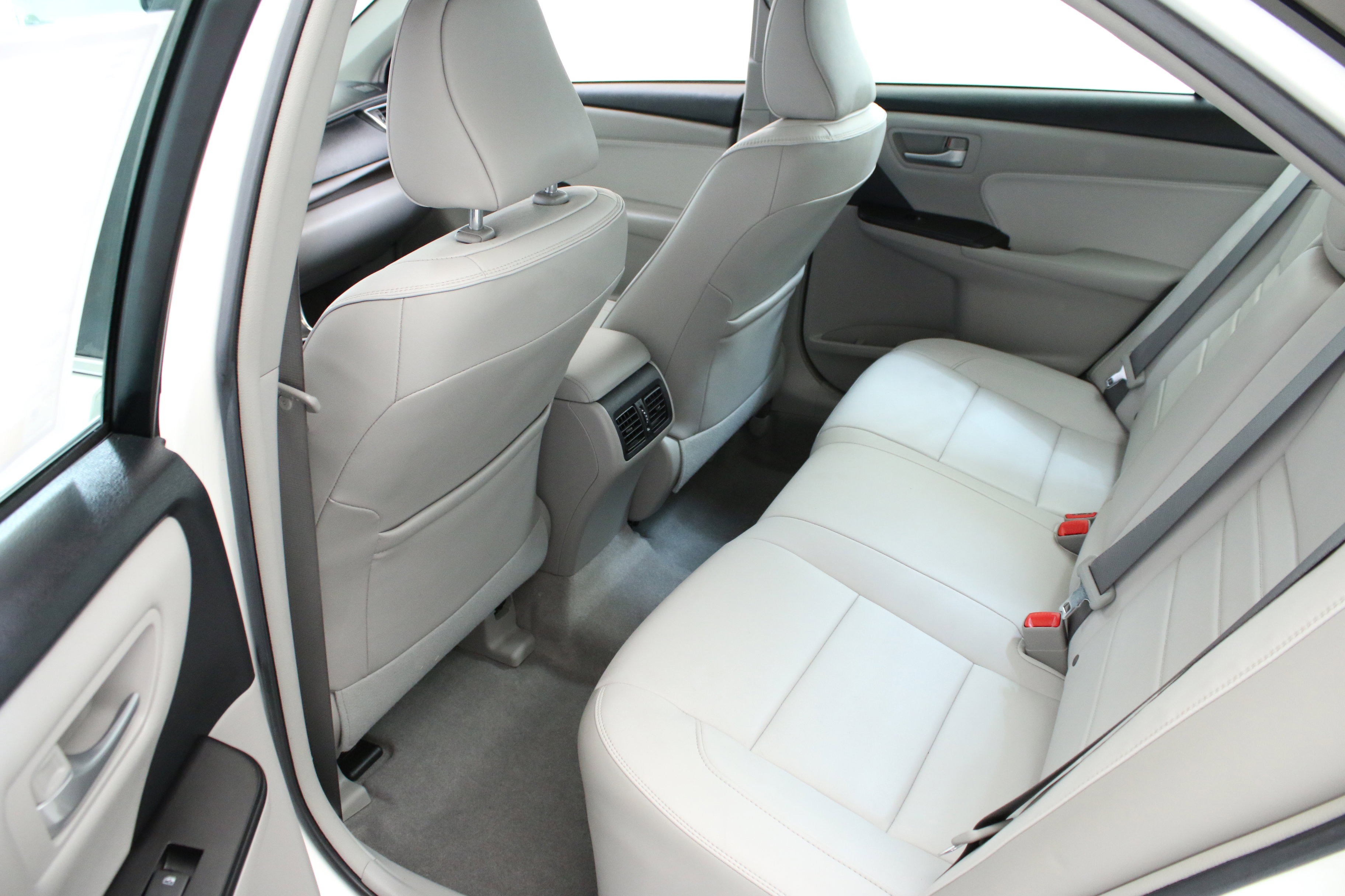 Used 2017 Toyota Camry XLE FWD image 26