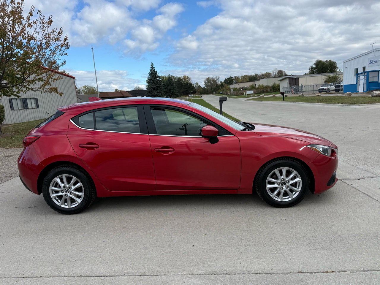 Used 2016 MAZDA MAZDA3 i Touring w/ Popular Equipment Package image 4