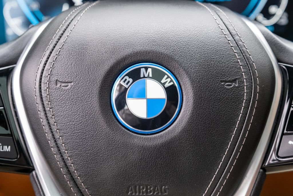 Used 2023 BMW 530e xDrive w/ Premium Package AWD/4WD image 26