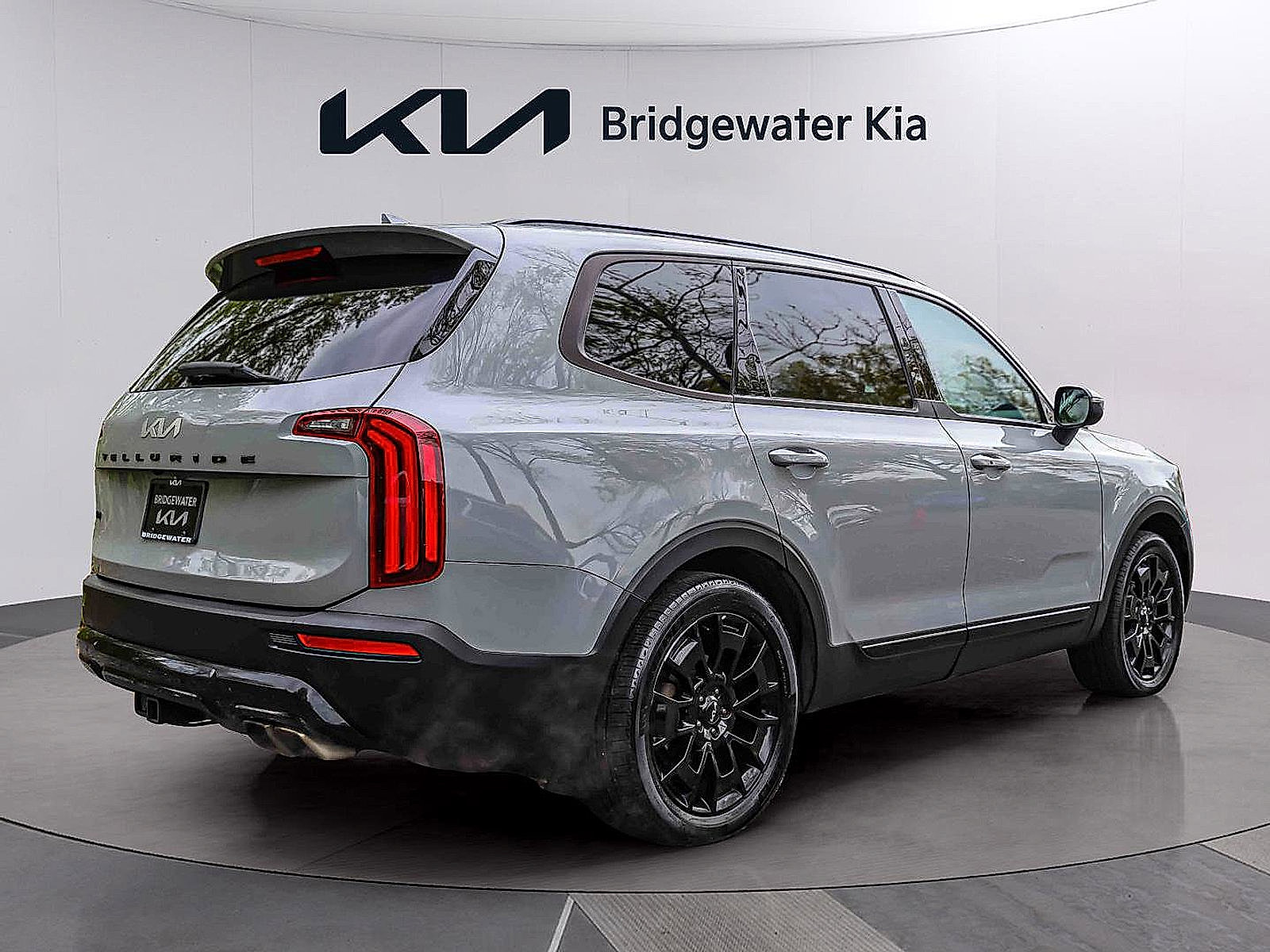 Certified 2022 Kia Telluride EX w/ EX Premium Package AWD/4WD image 2