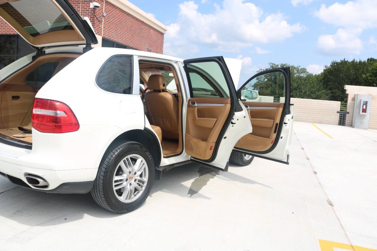 Used 2008 Porsche Cayenne AWD/4WD image 27