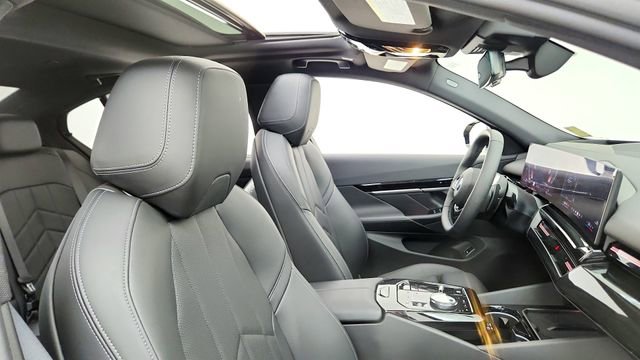 Used 2026 BMW 530i RWD image 19