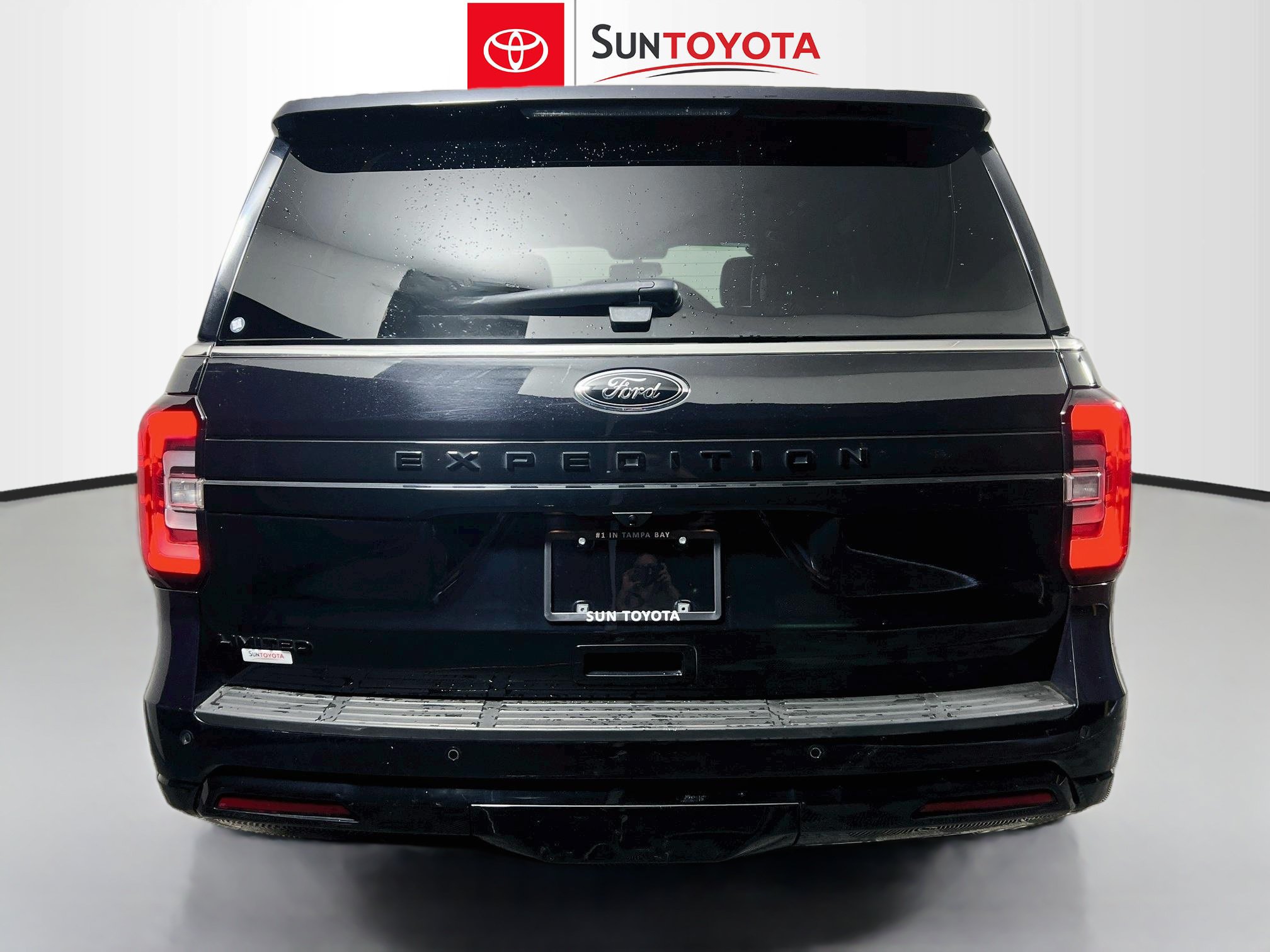 Used 2023 Ford Expedition Limited AWD/4WD image 5