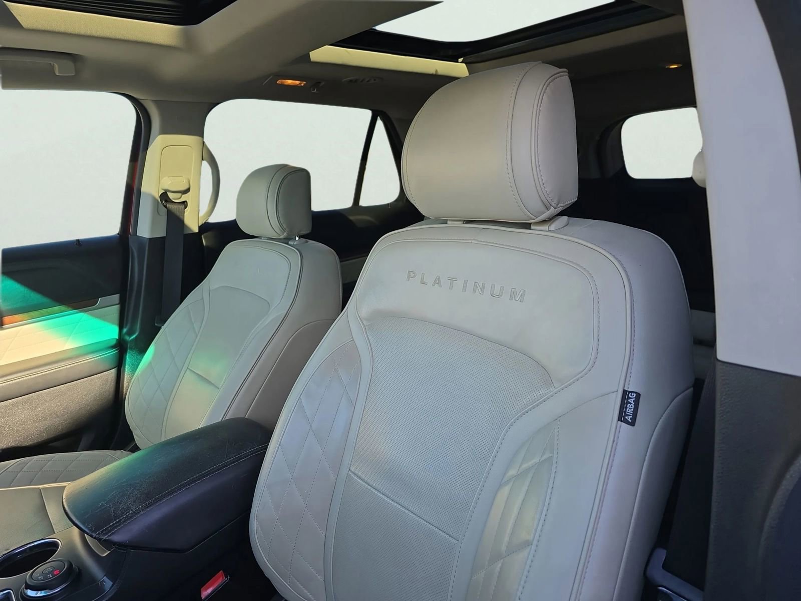 Used 2016 Ford Explorer Platinum image 14