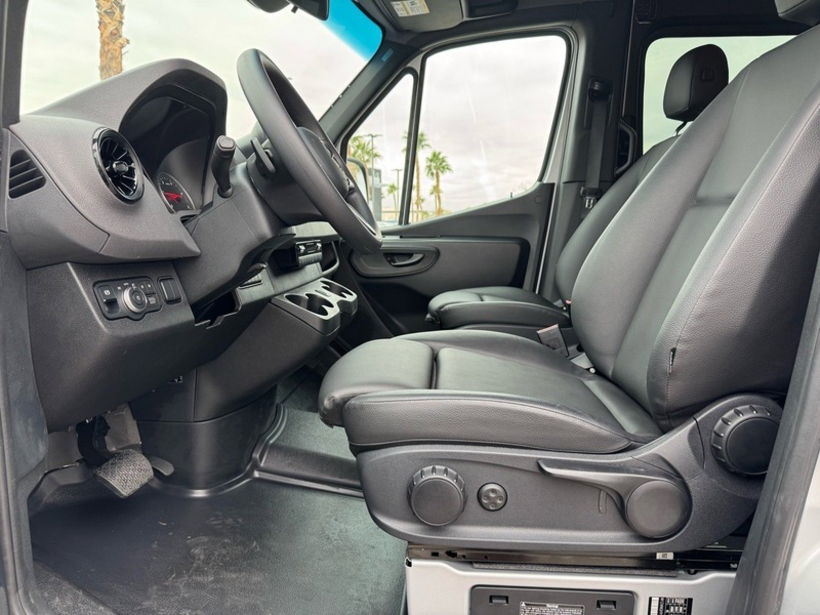 New 2024 Mercedes-Benz Sprinter 2500 image 12