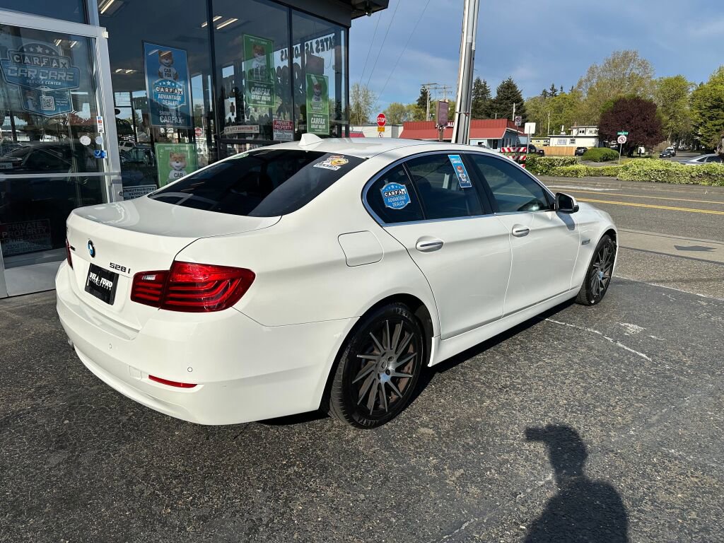 Used 2014 BMW 528i xDrive Sedan AWD/4WD image 5