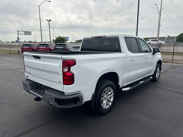 Used 2022 Chevrolet Silverado 1500 LT AWD/4WD image 3