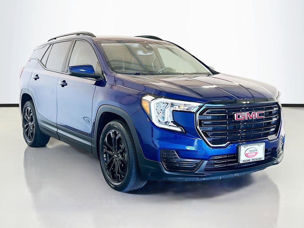 Used 2022 GMC Terrain SLE w/ Driver Convenience Package FWD image 3