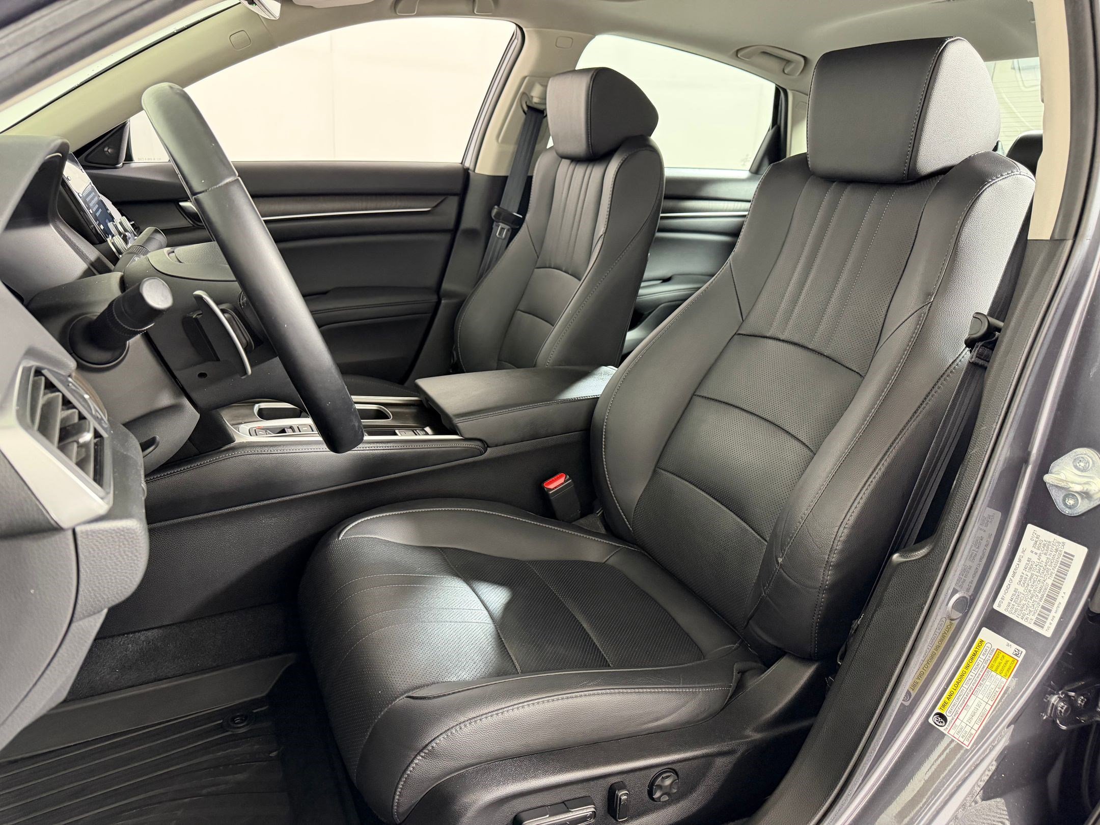Certified 2021 Honda Accord Touring image 4